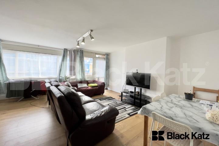 Generous duplex apartment with balcony  Coopers Road, Bermondsey